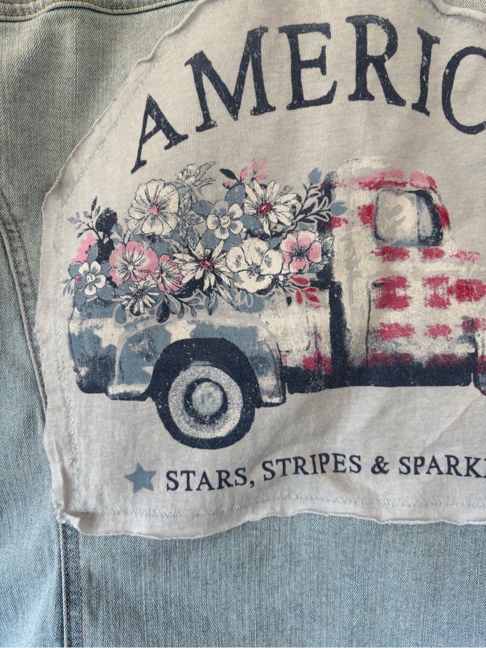 Style & Co XL Upcycled Light Wash Denim Jacket Americana Floral Truck Appliqué - Picture 6 of 11
